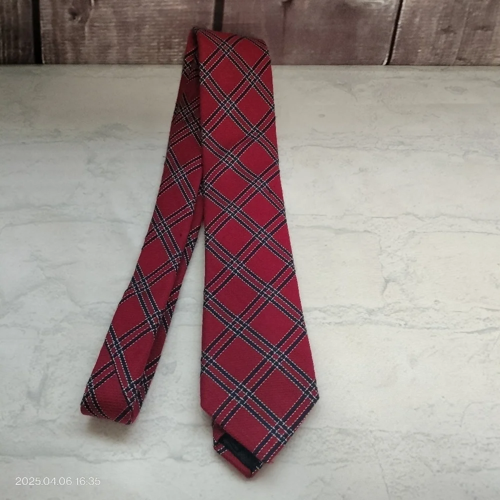 Cremieux Mercer St. Collection Tie Necktie Plaid Red Textured Handmade Flaw